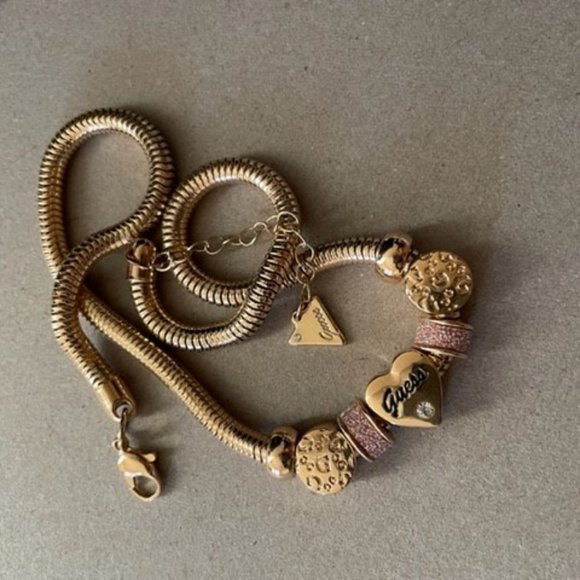 Guess Multi Charm Slides On an 17.5" Snake Chain with a 2.5" Extender - Picture 5 of 7